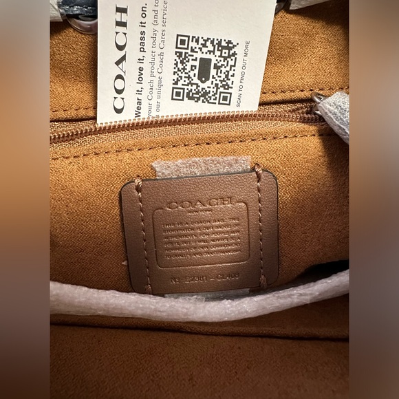 COACH Amelia Convertible Crossbody/Bagpack Soft Pebble Leather Silver/Denim NWOT - Picture 12 of 12